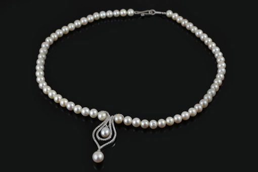 Сребърно колие "IRINI" с покритие от родий с Естествени култивирани перли и Циркони на бижутерия Blessa цена 120.00лв