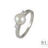 Сребърен пръстен "LA PERLA" с покритие от родий с камъни Естествени култивирани перли на бижутерия Blessa цена 32.00лв