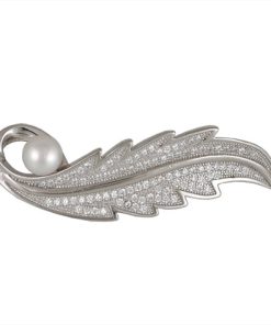 Сребърна брошка „LA PERLA” естествени култивирани перли с покритие от родий на бижутерия Blessa цена 95.00лв